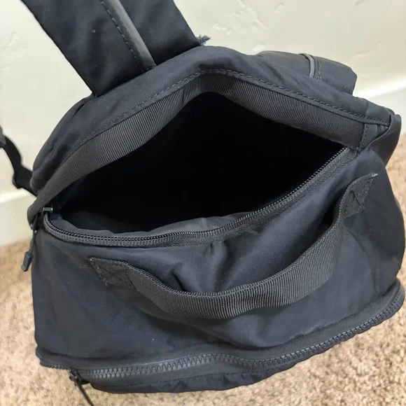 Lululemon City Adventurer Backpack 17L Black - Picture 14 of 16